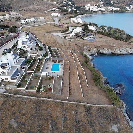 En Plo Aparthotel Agios Romanos Bagian luar foto