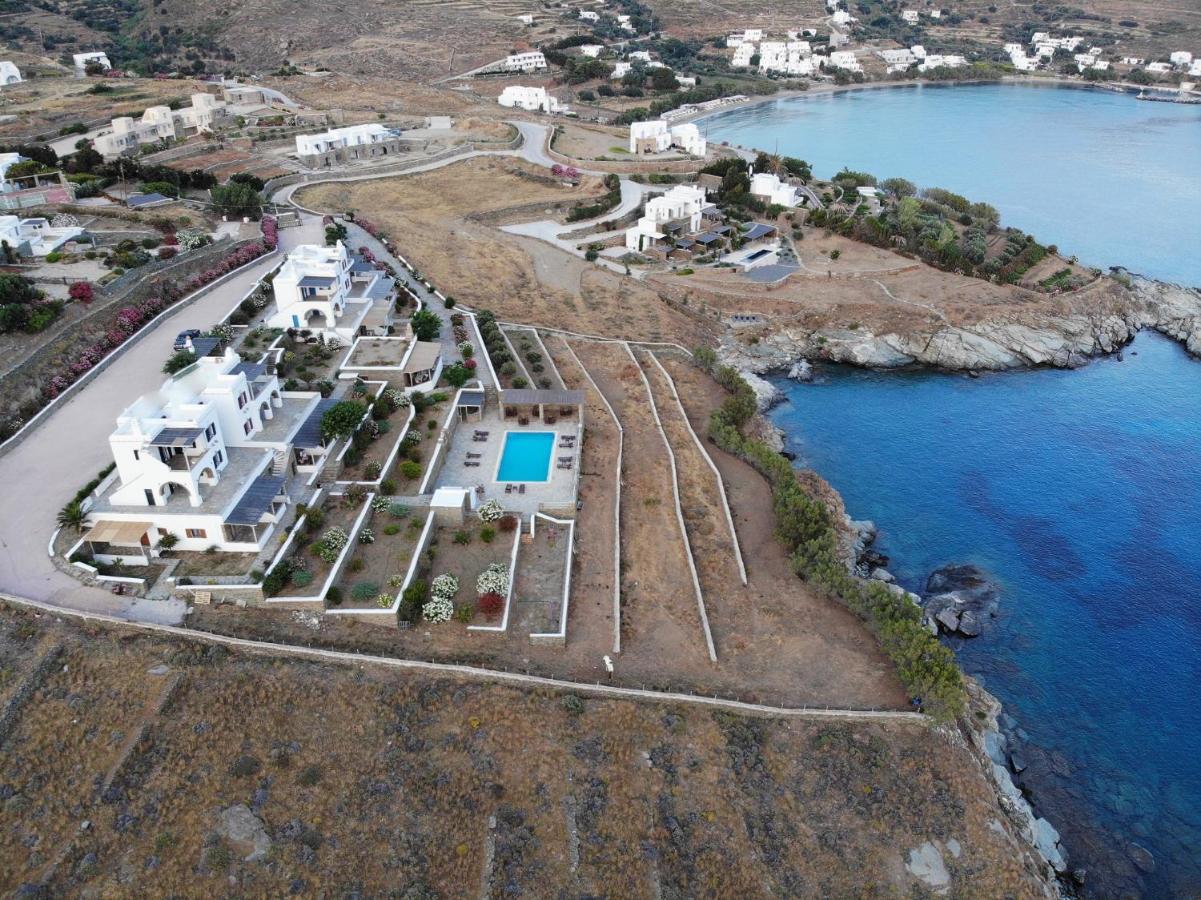 En Plo Aparthotel Agios Romanos Bagian luar foto