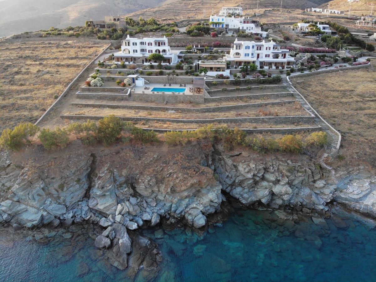 En Plo Aparthotel Agios Romanos Bagian luar foto