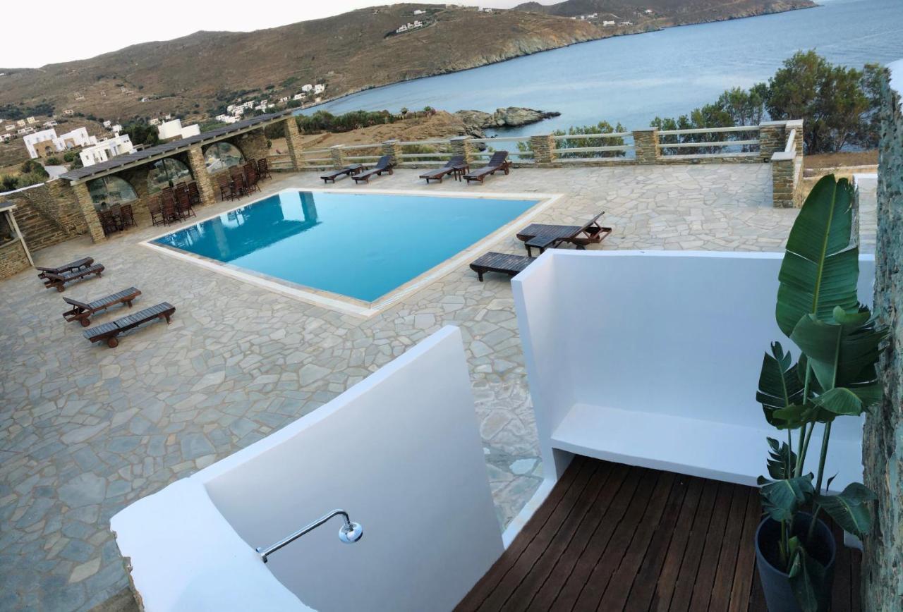 En Plo Aparthotel Agios Romanos Bagian luar foto