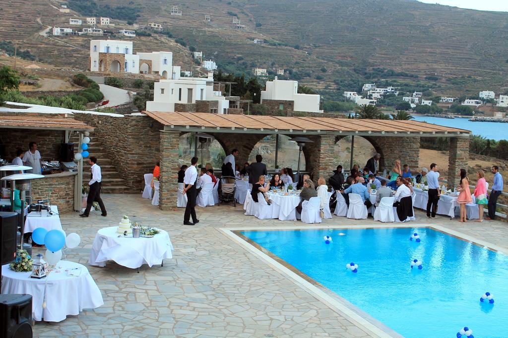 En Plo Aparthotel Agios Romanos Bagian luar foto