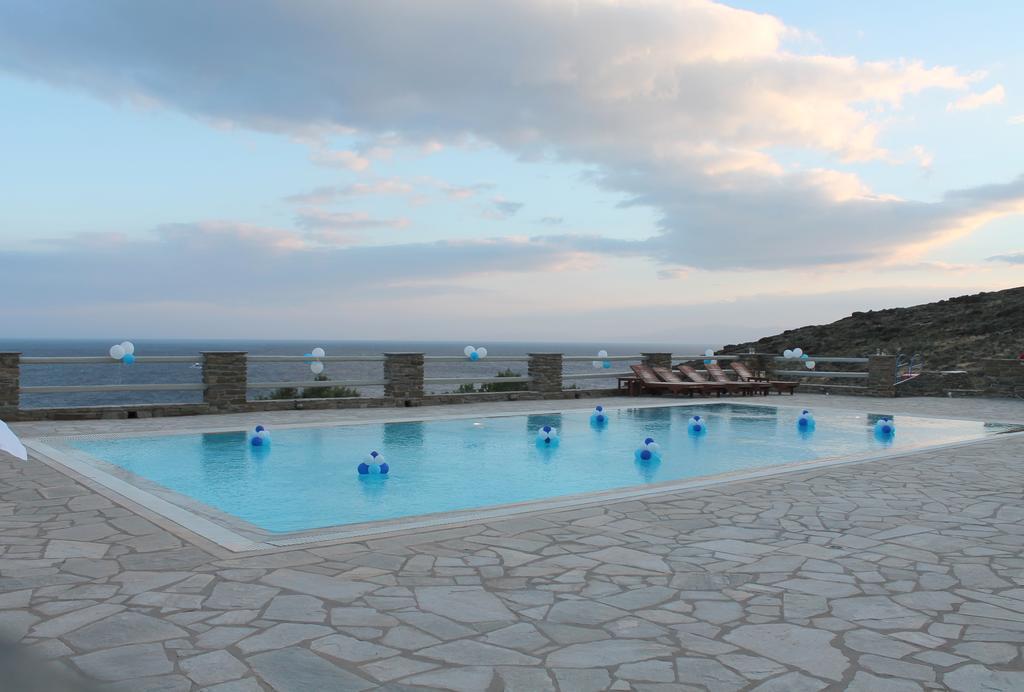 En Plo Aparthotel Agios Romanos Bagian luar foto