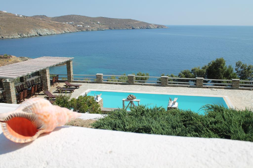 En Plo Aparthotel Agios Romanos Bagian luar foto