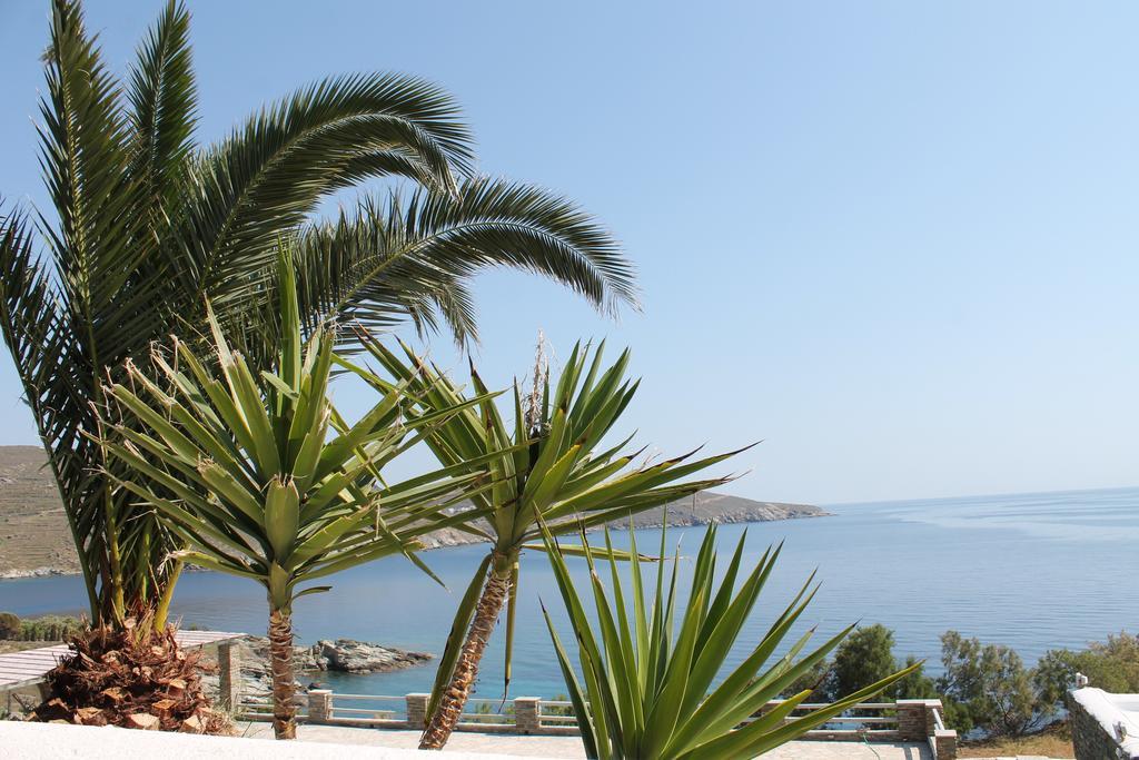 En Plo Aparthotel Agios Romanos Bagian luar foto