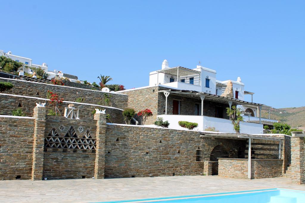 En Plo Aparthotel Agios Romanos Bagian luar foto
