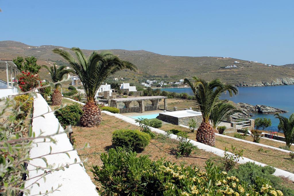 En Plo Aparthotel Agios Romanos Bagian luar foto