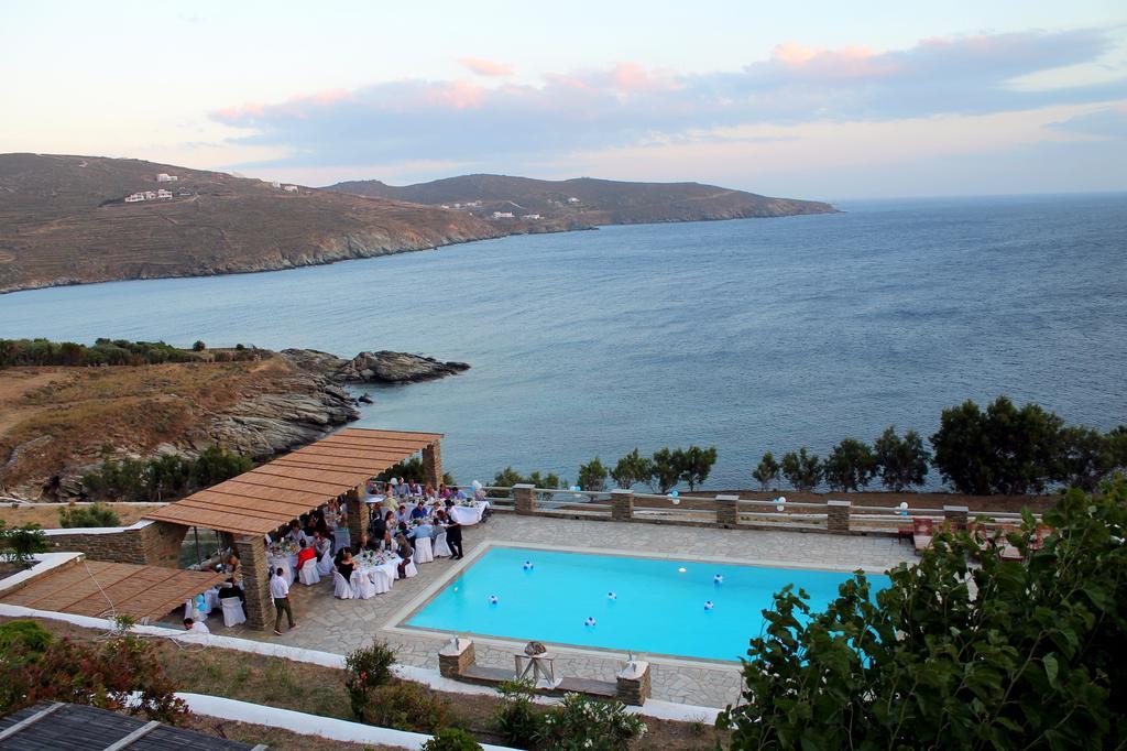 En Plo Aparthotel Agios Romanos Bagian luar foto