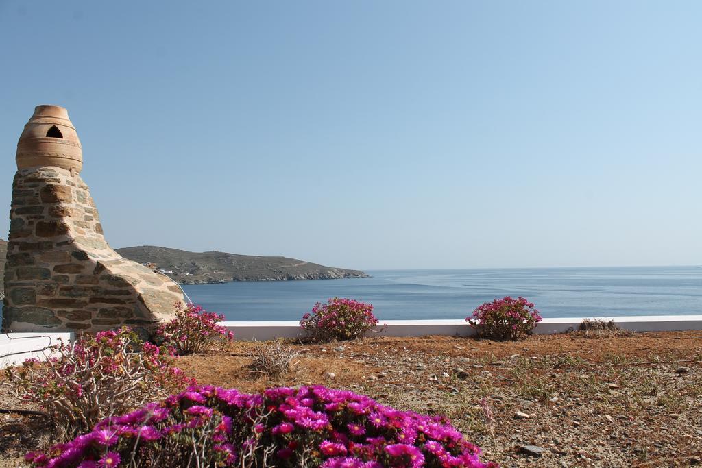 En Plo Aparthotel Agios Romanos Bagian luar foto