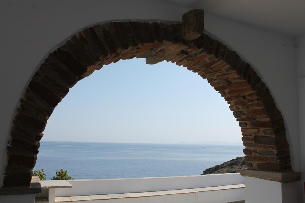 En Plo Aparthotel Agios Romanos Bagian luar foto