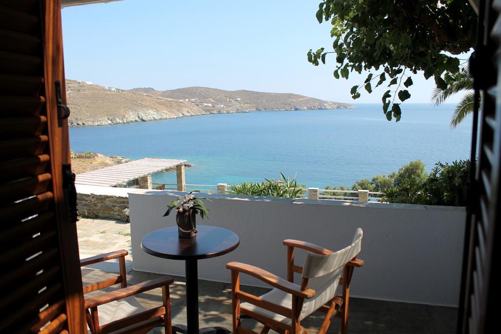 En Plo Aparthotel Agios Romanos Bagian luar foto