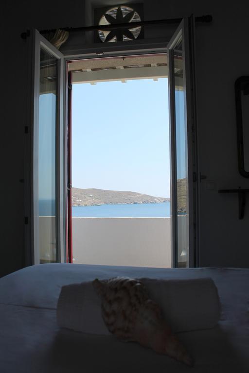 En Plo Aparthotel Agios Romanos Bagian luar foto