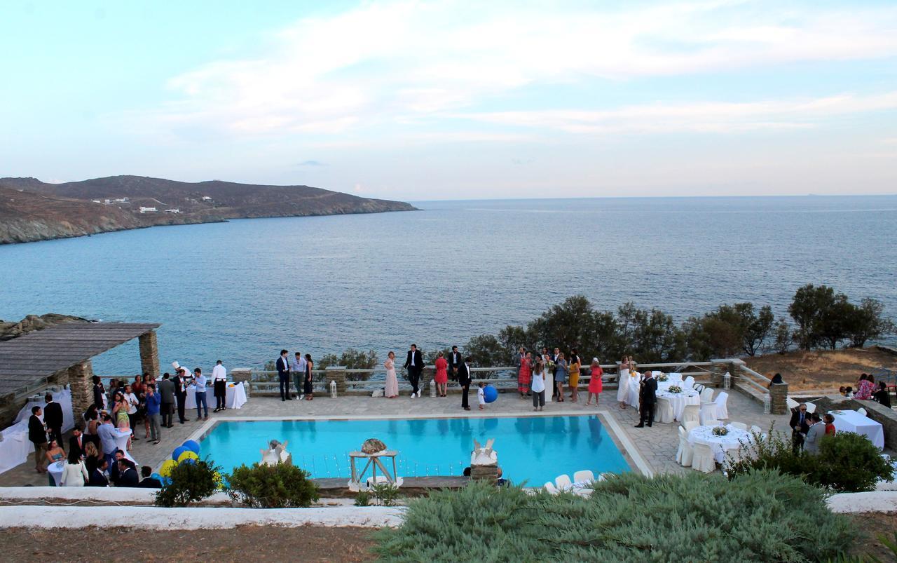 En Plo Aparthotel Agios Romanos Bagian luar foto