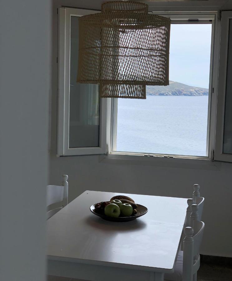 En Plo Aparthotel Agios Romanos Bagian luar foto