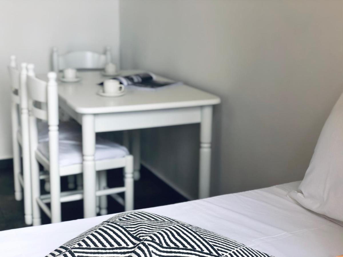 En Plo Aparthotel Agios Romanos Bagian luar foto