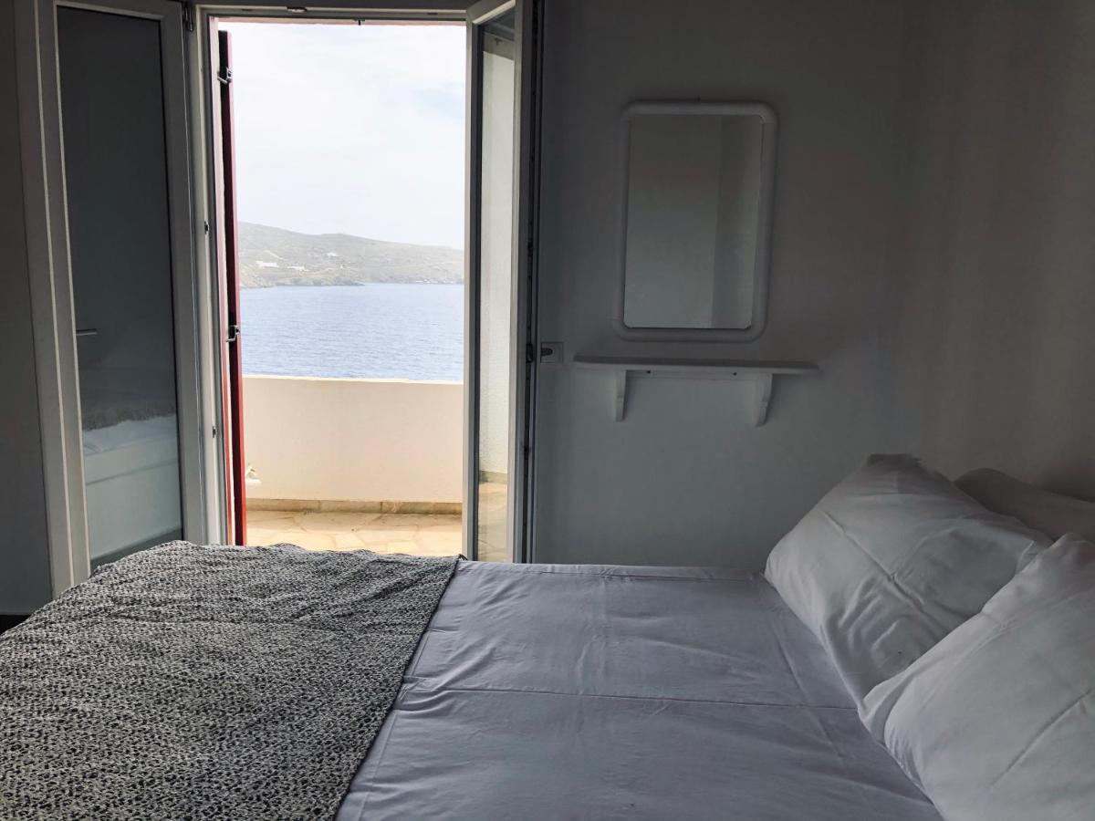 En Plo Aparthotel Agios Romanos Bagian luar foto
