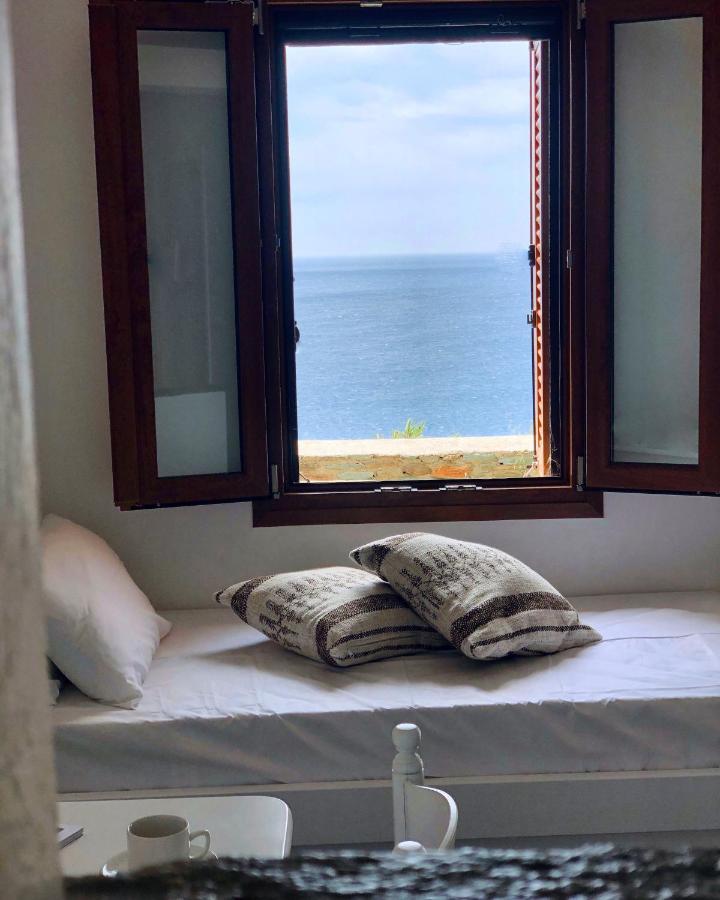 En Plo Aparthotel Agios Romanos Bagian luar foto
